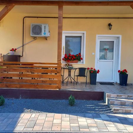 Oazis Apartman Sárospatak エクステリア 写真