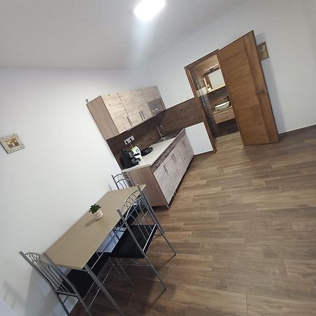 Oazis Apartman Sárospatak エクステリア 写真