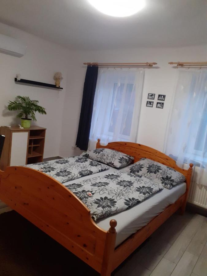 Oazis Apartman Sárospatak エクステリア 写真