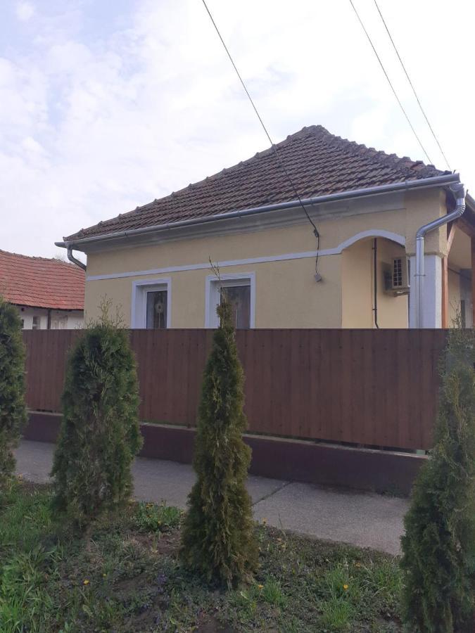 Oazis Apartman Sárospatak エクステリア 写真