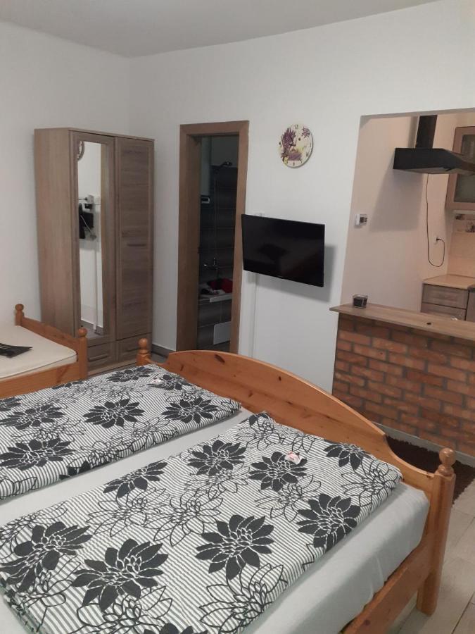 Oazis Apartman Sárospatak エクステリア 写真