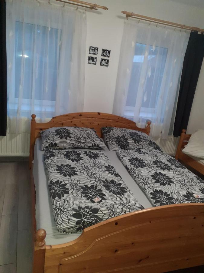 Oazis Apartman Sárospatak エクステリア 写真