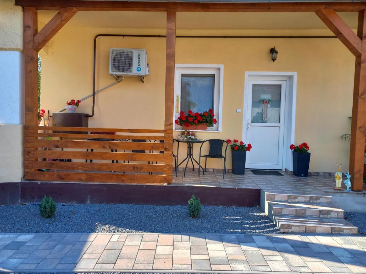 Oazis Apartman Sárospatak エクステリア 写真