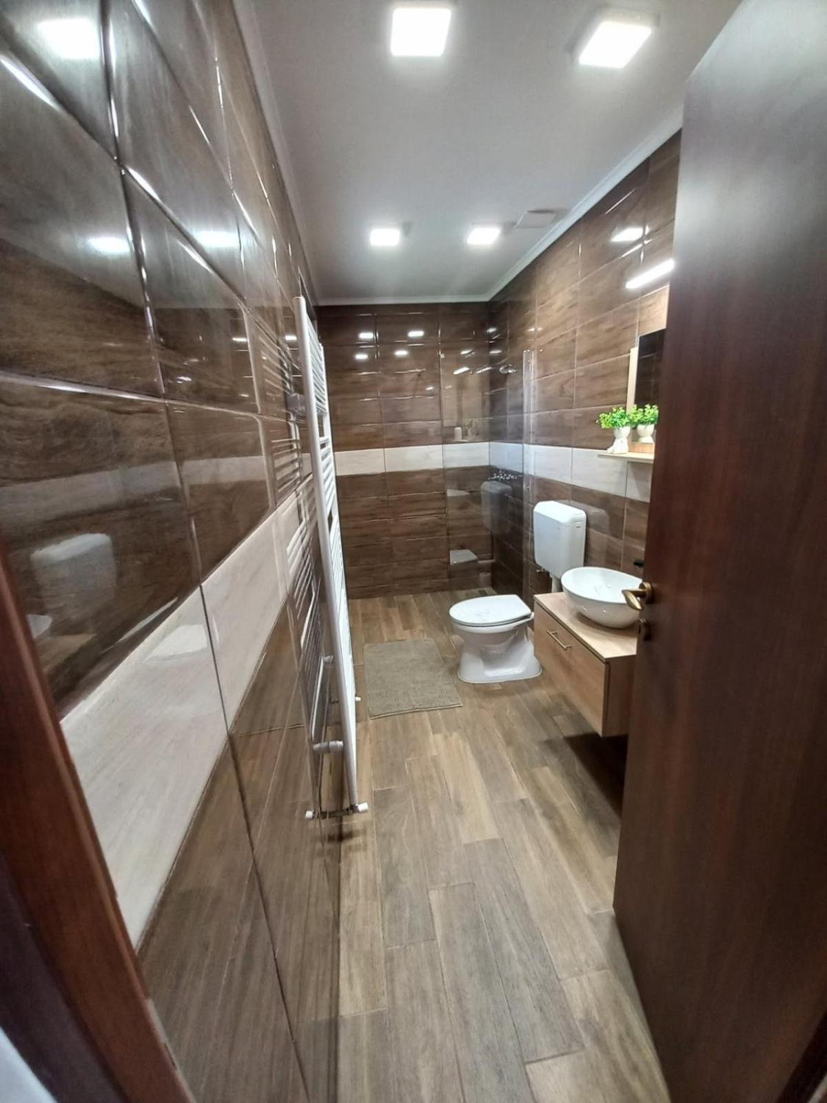Oazis Apartman Sárospatak エクステリア 写真