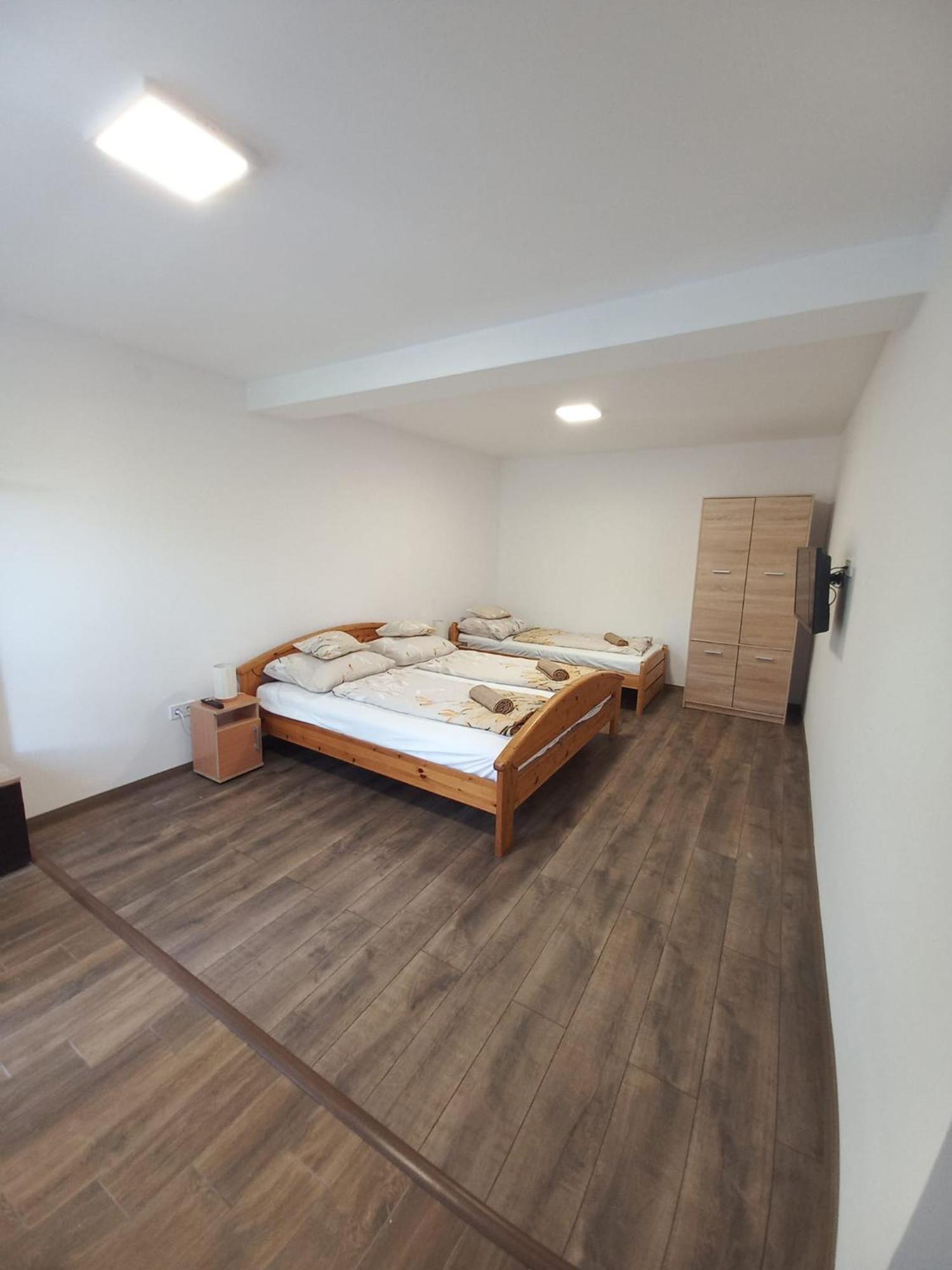 Oazis Apartman Sárospatak エクステリア 写真
